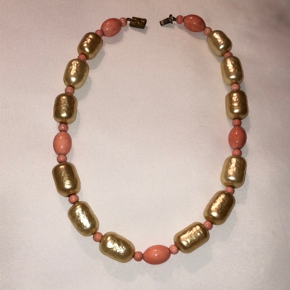 Vintage Gold-Tone Textured
Bead and Pink Resin Statement
Necklace